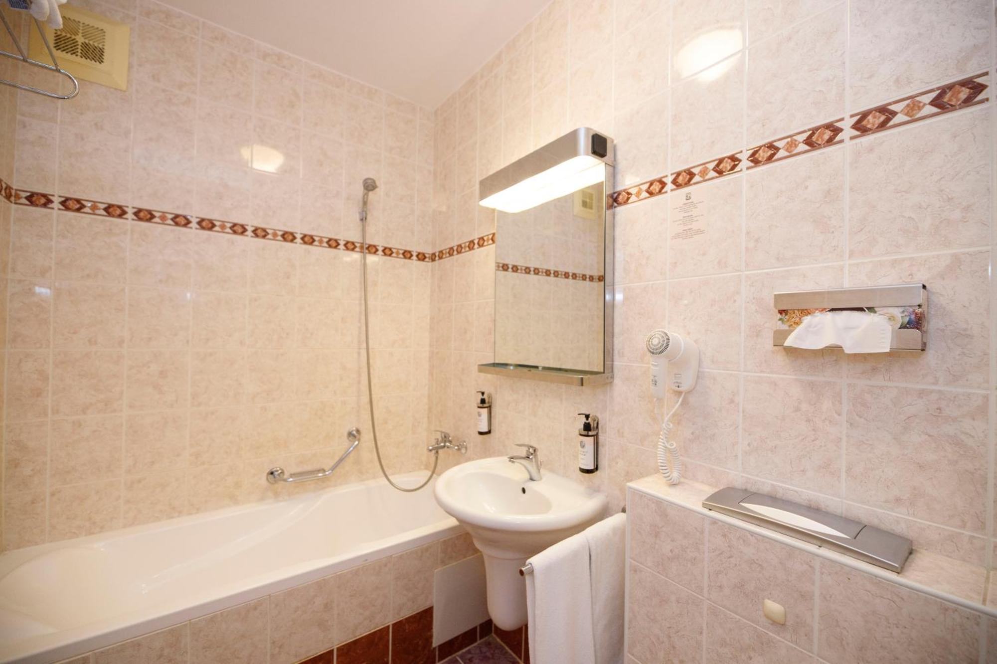 Rozmbersky Dvur 4* Cesky Krumlov
