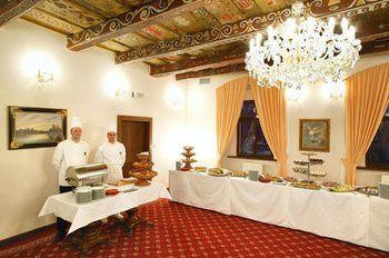 Rozmbersky Dvur Hotel 4*